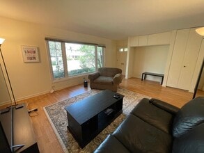1519 Plymouth Pl in Glenview, IL - Building Photo - Building Photo