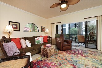 563 Serendipity Dr in Naples, FL - Building Photo - Building Photo