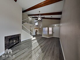 6824 W Sheffield Dr in Las Vegas, NV - Building Photo