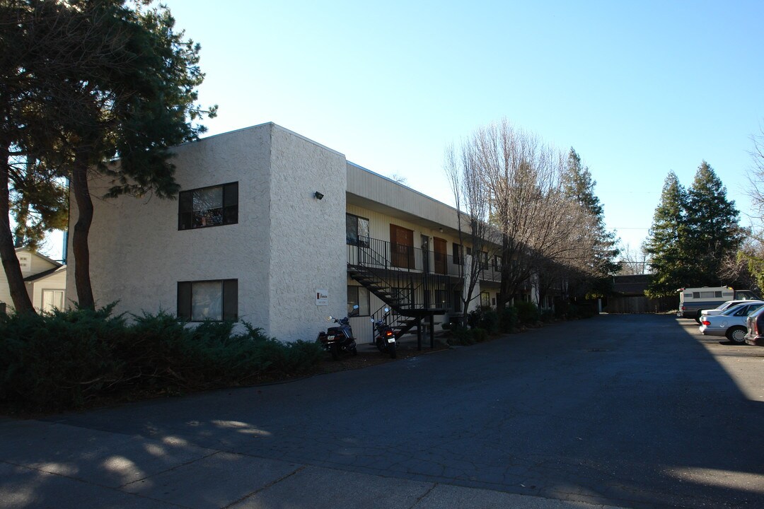 Gateside Apartments in Chico, CA - Building Photo