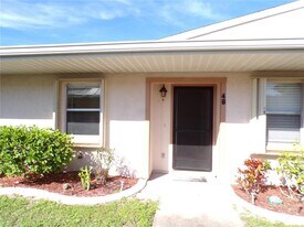 25068 Harbor View Rd in Port Charlotte, FL - Building Photo