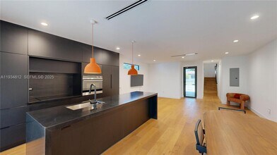 353 NW 50th St in Miami, FL - Building Photo - Building Photo