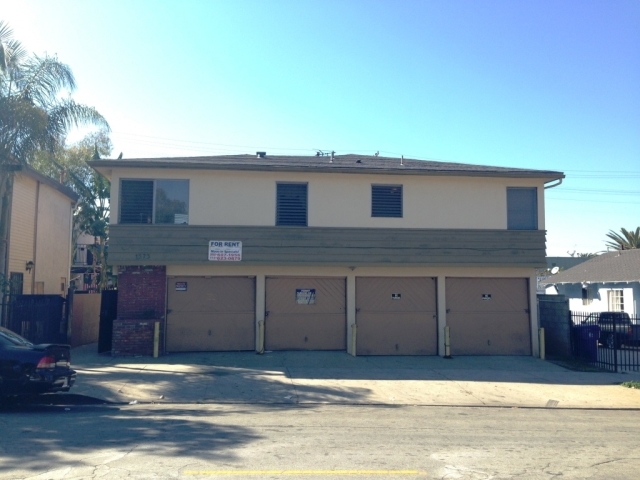 1573 Locust Ave in Long Beach, CA - Building Photo