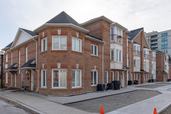 Emerald Gate Townhouses in Vaughan, ON - Building Photo - Building Photo