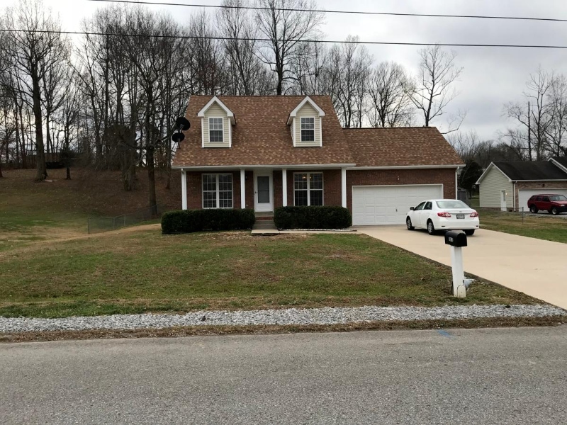 1017 Heatherwood Rd in Pleasant View, TN - Foto de edificio