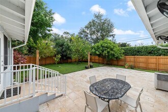 74 NE 103rd St in Miami Shores, FL - Building Photo - Building Photo