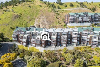 1201 Brickyard Way, Unit 205 in Richmond, CA - Building Photo - Building Photo