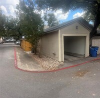 7825 Beauregard Cir in Austin, TX - Foto de edificio - Building Photo