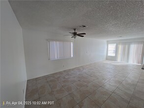 3240 Oyster Bay St in Las Vegas, NV - Building Photo - Building Photo