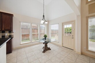 1483 Allison St in Alvin, TX - Foto de edificio - Building Photo