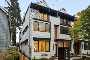 8042 14th Ave NW in Seattle, WA - Building Photo