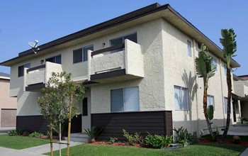 The Keelson Apartments in Huntington Beach, CA - Building Photo - Building Photo