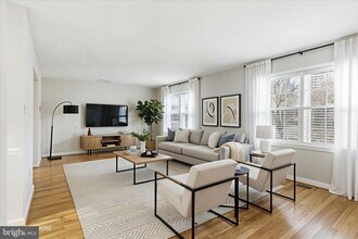 4635 Linmar Ct in Alexandria, VA - Building Photo - Building Photo