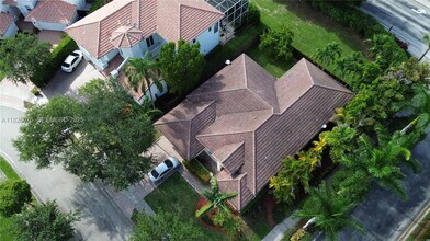 11339 NW 71st St in Doral, FL - Building Photo - Building Photo