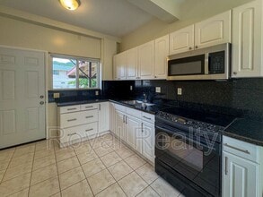47-368 Ahuimanu Rd in Kaneohe, HI - Building Photo - Building Photo