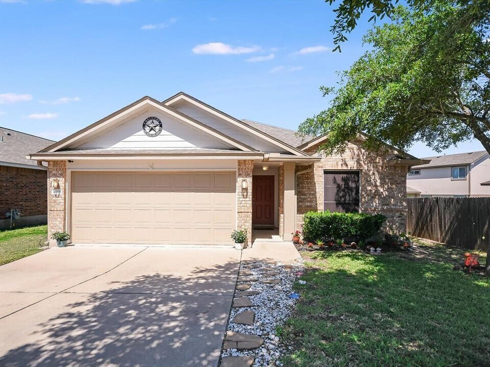 14908 Falling Stone Ln in Pflugerville, TX - Building Photo
