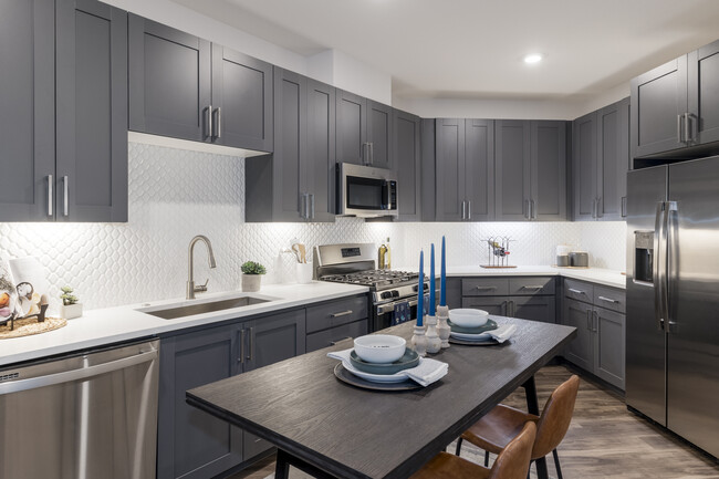 The Scottsdale Grand in Scottsdale, AZ - Building Photo - Interior Photo