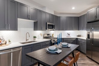 The Scottsdale Grand in Scottsdale, AZ - Building Photo - Interior Photo