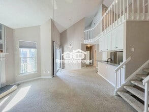 2304 Beach Haven Dr, Unit 301 in Virginia Beach, VA - Foto de edificio - Building Photo
