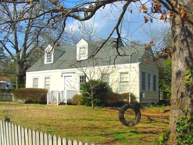 property at 480 Belvoir Heights