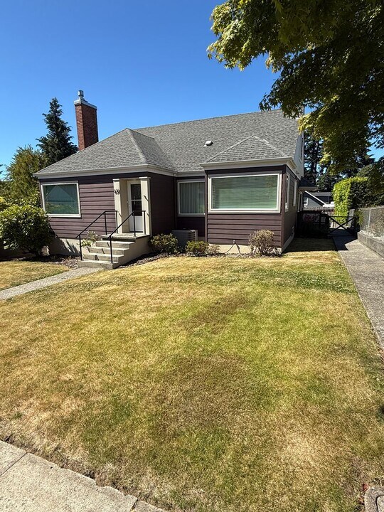 638 Exchange St in North Bend, OR - Building Photo