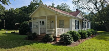 38 Pickard Rd in Thomaston, GA - Building Photo - Building Photo