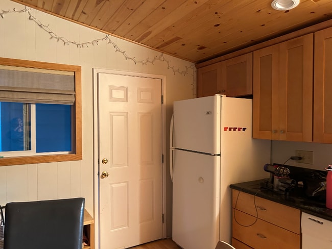 715 Chipmunk Ln in Big Bear Lake, CA - Foto de edificio - Building Photo