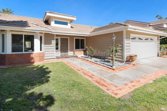 26411 Stratford in Lake Forest, CA - Foto de edificio - Building Photo