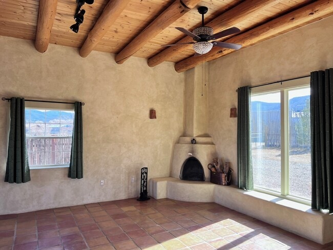 26 Balsamo Ln in Ranchos De Taos, NM - Building Photo - Building Photo
