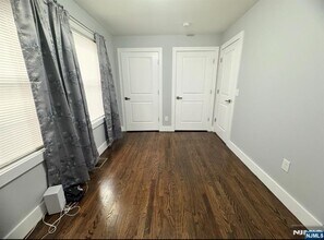 120 Hamilton Ave in Paterson, NJ - Building Photo - Building Photo