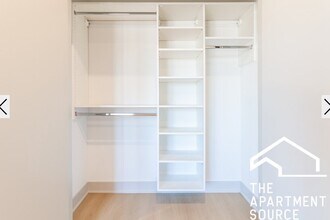 4102 N Sheridan Rd, Unit 2 in Chicago, IL - Building Photo - Building Photo