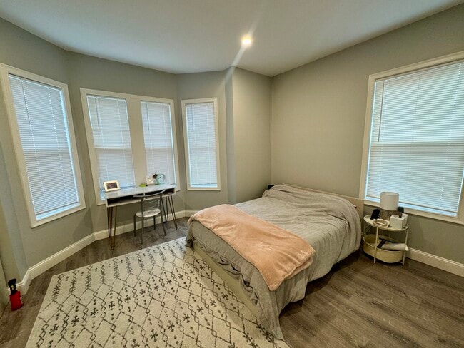 120 Pitman St, Unit 2L in Providence, RI - Foto de edificio - Building Photo