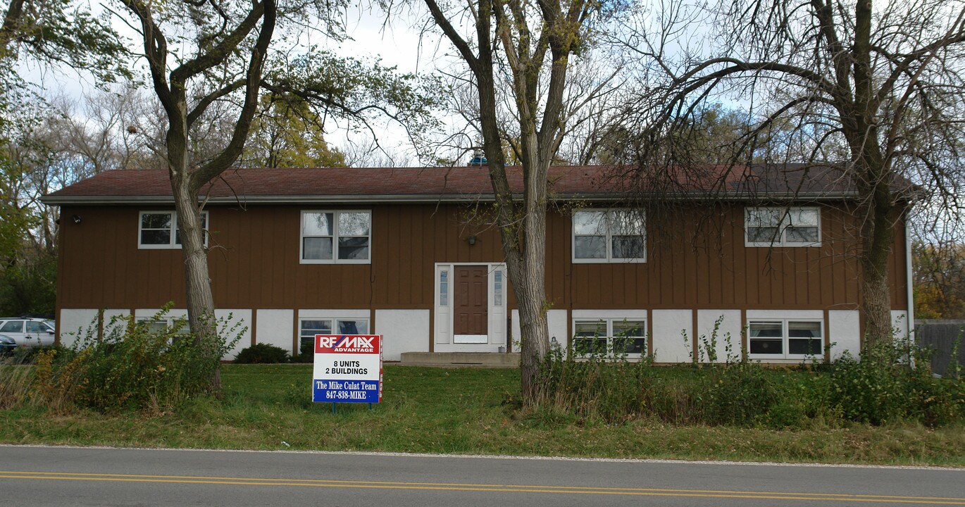 803 Anita Ave in Antioch, IL - Foto de edificio