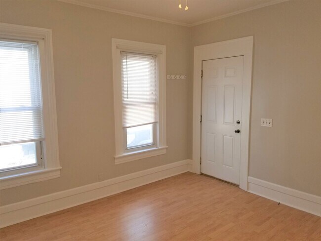 214-216 Cypress St-Unit -216 Cypress, Lower Unit in Rochester, NY - Building Photo - Building Photo