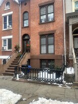 125 Vanderbilt Ave in Brooklyn, NY - Building Photo