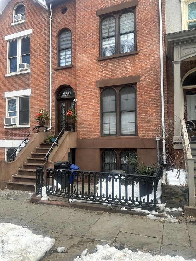 property at 125 Vanderbilt Ave