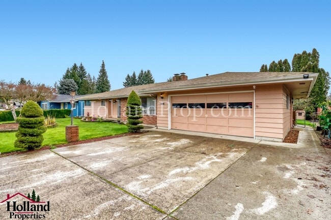 1862 SE Oak Crest Dr in Hillsboro, OR - Building Photo - Building Photo