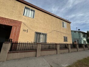 2-322 W 105th St in Los Angeles, CA - Building Photo - Building Photo