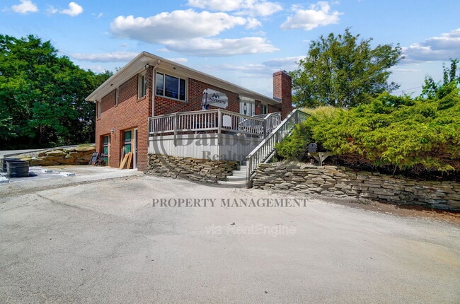 property at 1133 N Byrne Rd