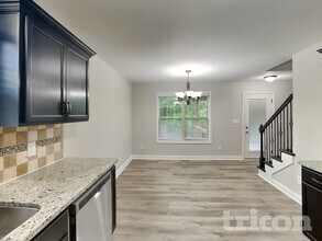 727 Cavalier Dr in Clarksville, TN - Building Photo - Building Photo