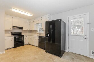 583 Lakeridge Cir SE in Conyers, GA - Building Photo - Building Photo