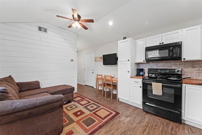 6951 Leandra Dr in Houston, TX - Building Photo - Building Photo