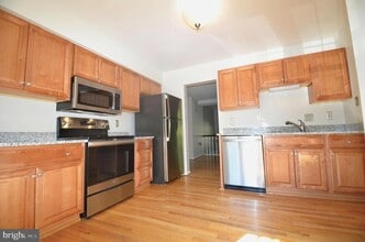 5676 Ridge View Dr in Alexandria, VA - Building Photo - Building Photo