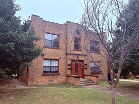 2600 NW 12th St in Oklahoma City, OK - Building Photo