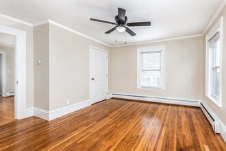 38 Cabot St, Unit 2 in Beverly, MA - Building Photo - Building Photo