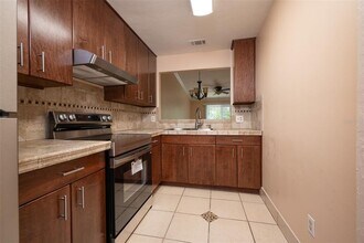 3409 NW 52nd Terrace in Gainesville, FL - Building Photo - Building Photo