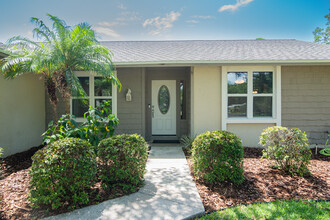 100 Nautilus Ln in Ponte Vedra Beach, FL - Foto de edificio - Building Photo