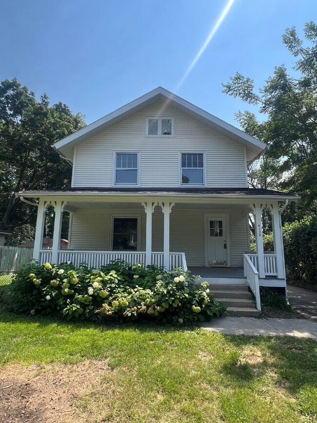 property at 4132 Kingman Blvd