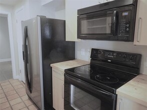 6473 Hart Ln in Austin, TX - Building Photo - Building Photo