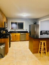 43511 Hanford Rd in Canton Township, MI - Building Photo - Building Photo